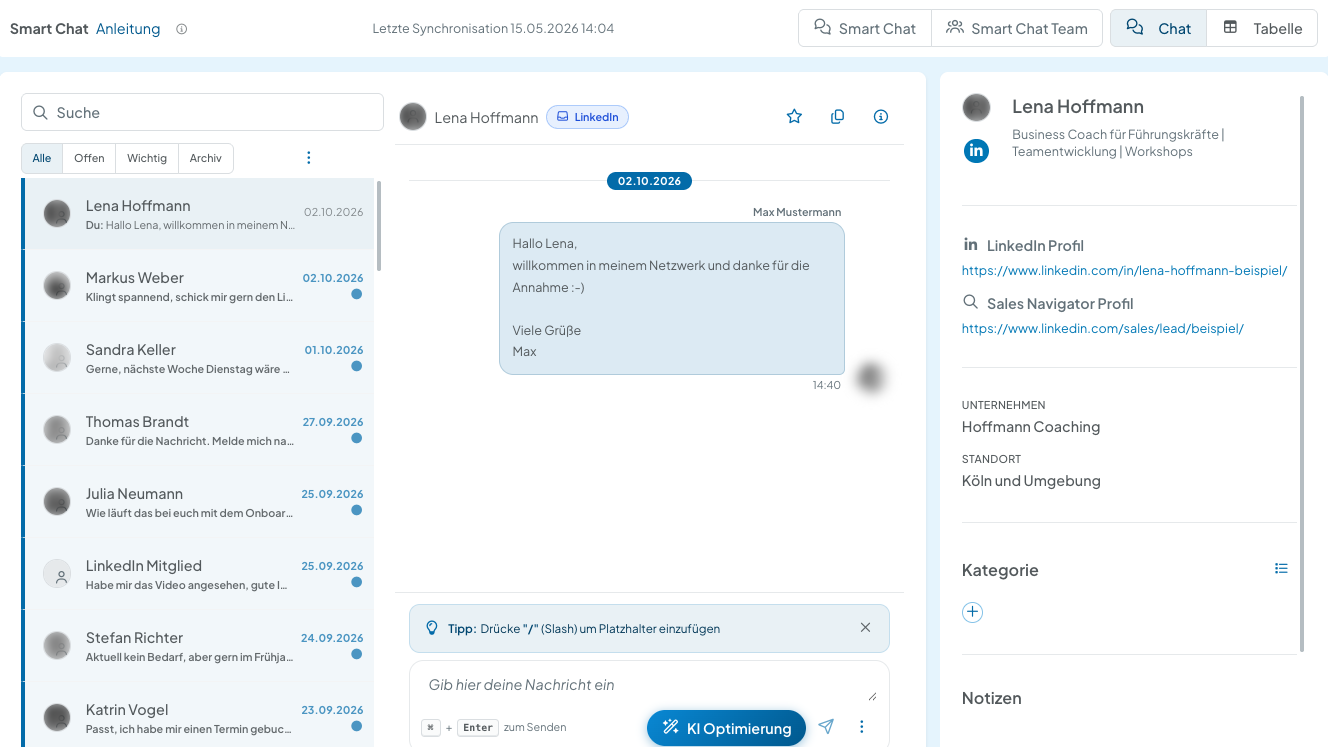 CompLeadly Smart Chat mit Posteingang links, geöffnetem Gespräch in der Mitte und Kontaktdetails wie Unternehmen, Standort, Kategorie und Notizen rechts (Beispieldaten)